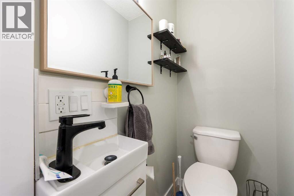 4608 70 Street Nw, Calgary, Alberta  T3B 2K6 - Photo 20 - A2282262