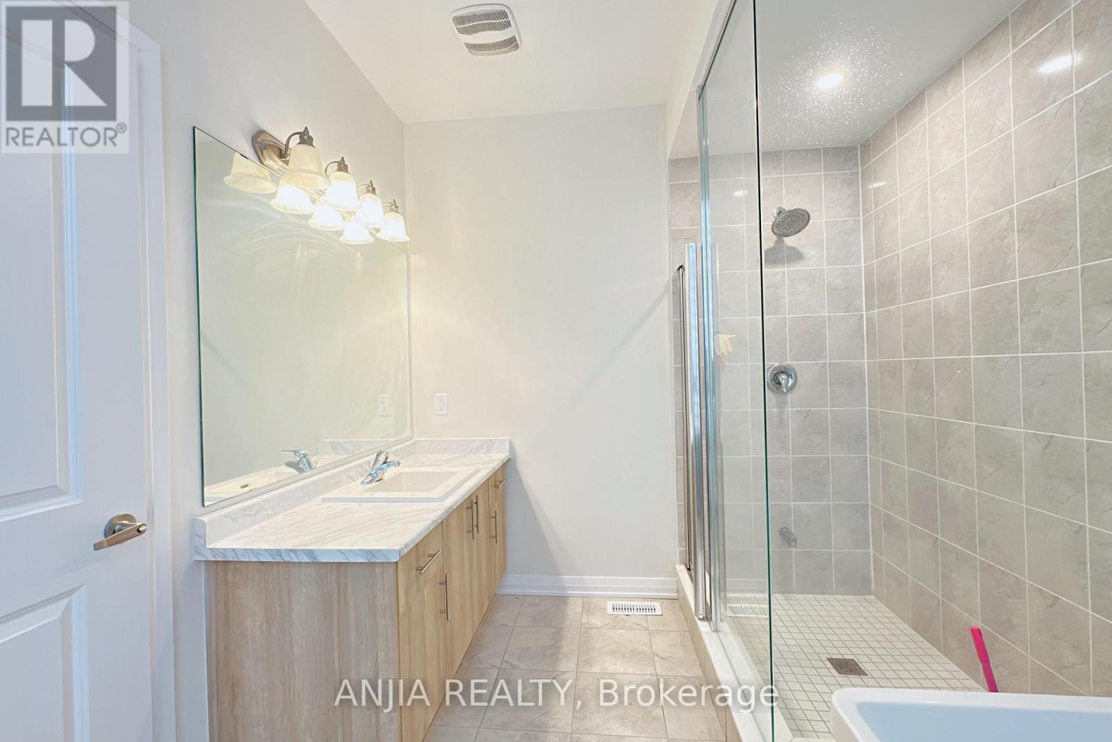 33 Millman Lane, Richmond Hill, Ontario  L4S 1N7 - Photo 12 - N12760370