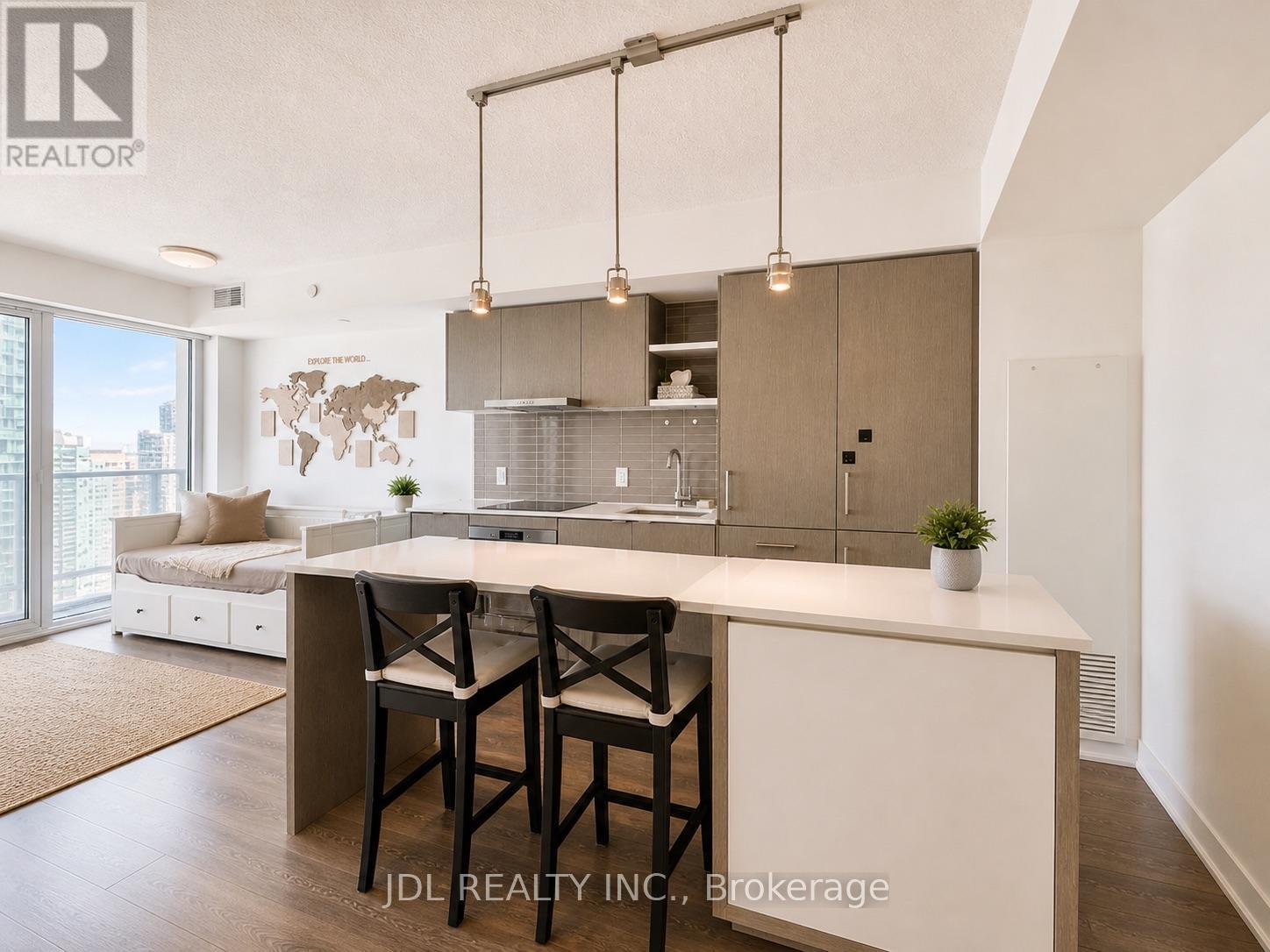 3305 - 88 Harbour Street, Toronto, Ontario  M5J 0C3 - Photo 2 - C13065544