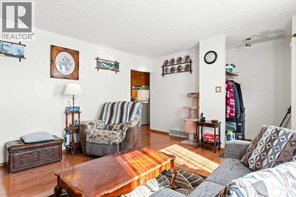145 Baird Avenue, Cochrane, Alberta  T4C 1C7 - Photo 7 - A2297105
