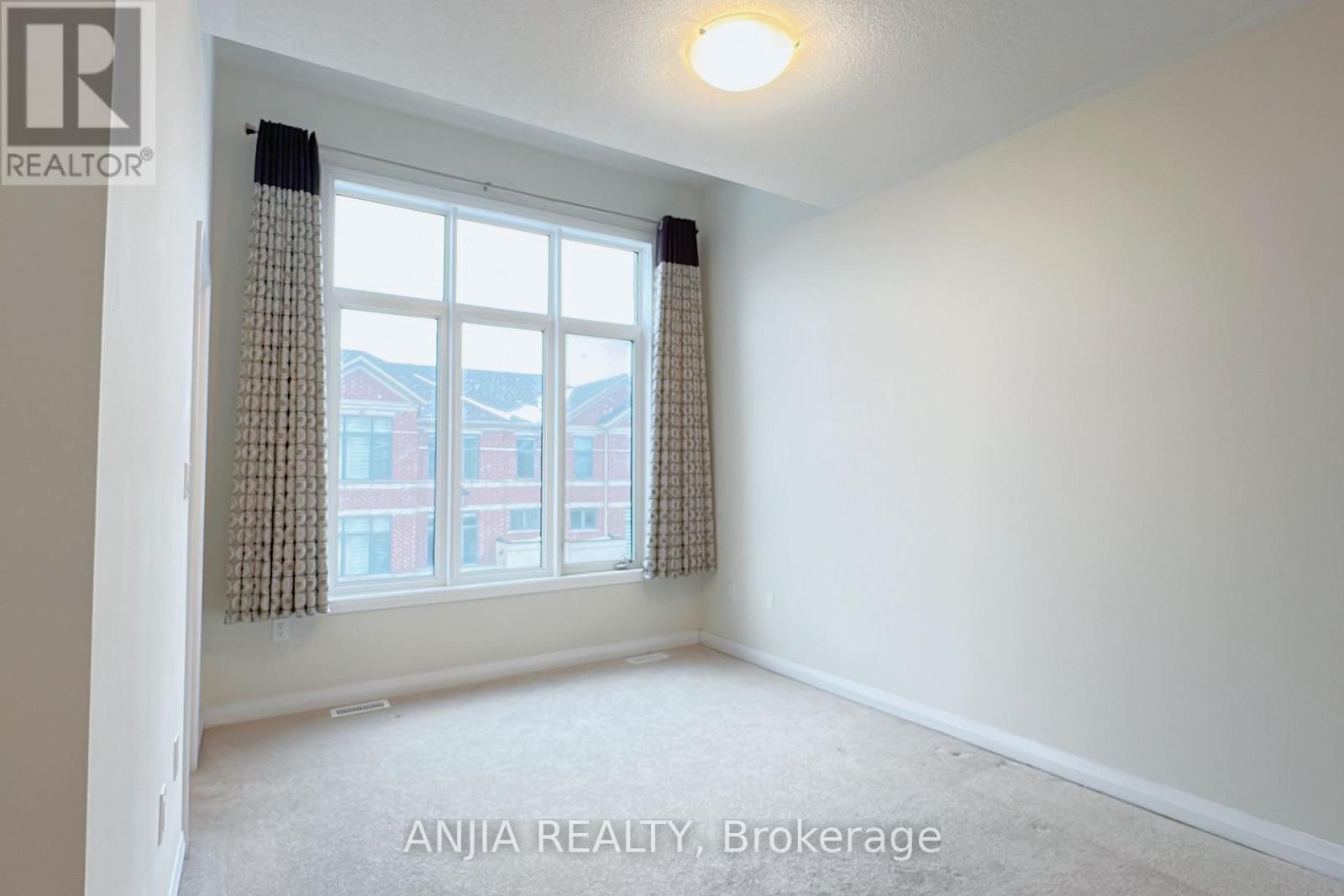 33 Millman Lane, Richmond Hill, Ontario  L4S 1N7 - Photo 7 - N12760370