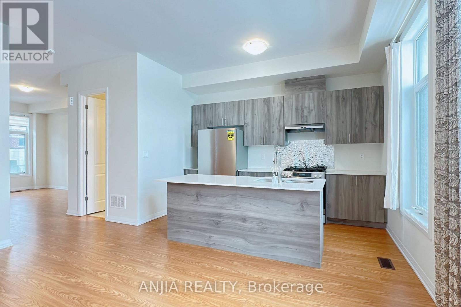 33 Millman Lane, Richmond Hill, Ontario  L4S 1N7 - Photo 2 - N12760370