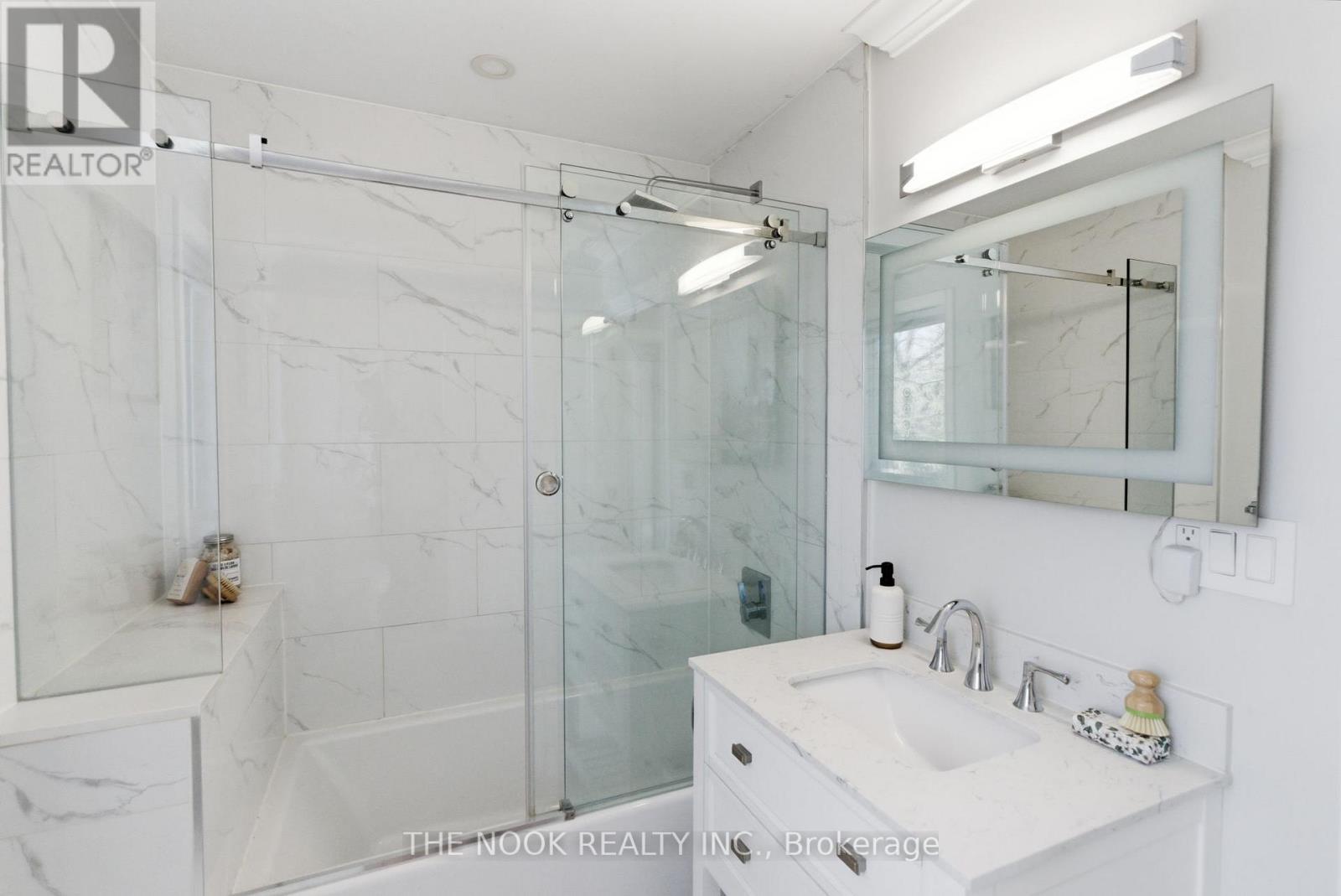 201 Centre Street N, Whitby (Downtown Whitby), Ontario  L1N 4S9 - Photo 25 - E13073316