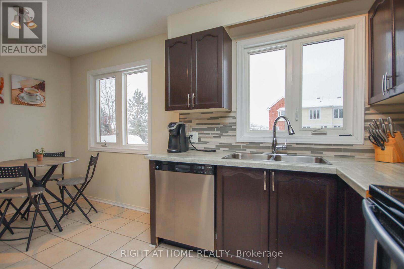5986 Red Willow Drive, Ottawa, Ontario  K1C 7H9 - Photo 12 - X13073322