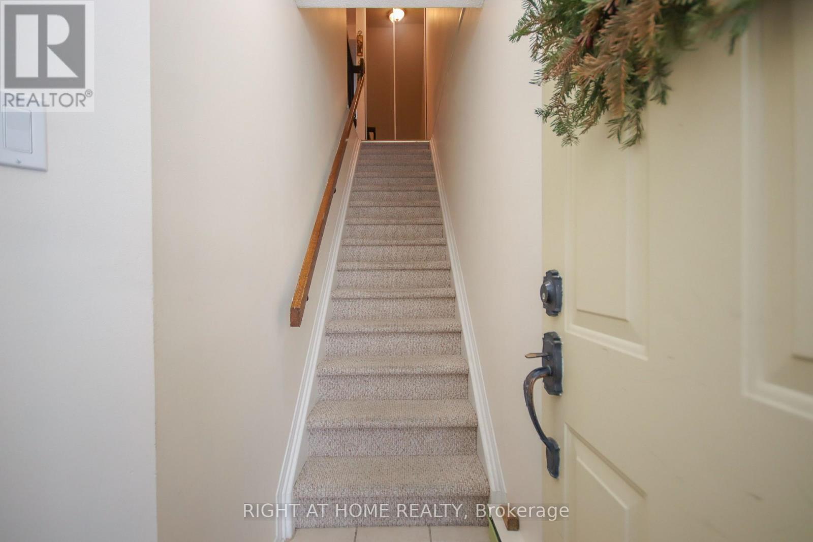 5986 Red Willow Drive, Ottawa, Ontario  K1C 7H9 - Photo 3 - X13073322
