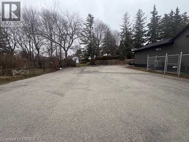 224 King George Road, Brantford, Ontario  N3R 5L4 - Photo 4 - 40826332