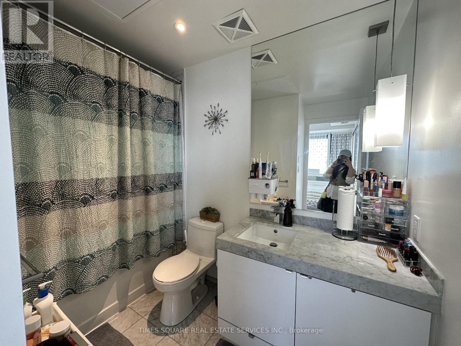 4511 - 8 The Esplanade, Toronto (Waterfront Communities), Ontario  M5E 0A6 - Photo 6 - C13073346