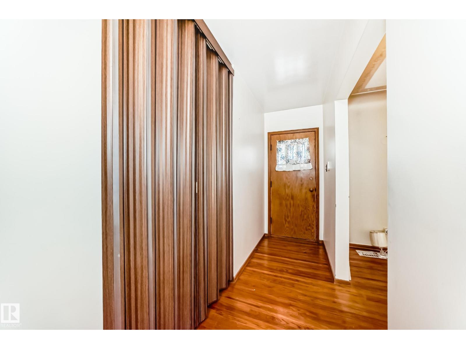11424 105 St Nw, Edmonton, Alberta  T5G 2M8 - Photo 3 - E4485386
