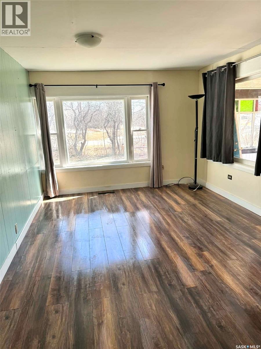 212 South Avenue E, Hafford, Saskatchewan  S0J 1A0 - Photo 4 - SK034570