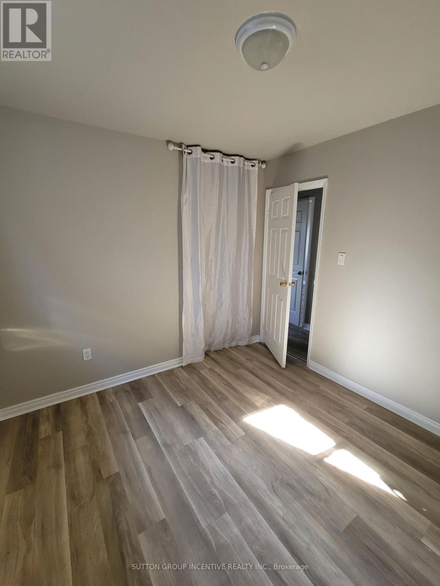 50 Farmingdale Crescent, Barrie, Ontario  L4M 5E5 - Photo 19 - S13073238
