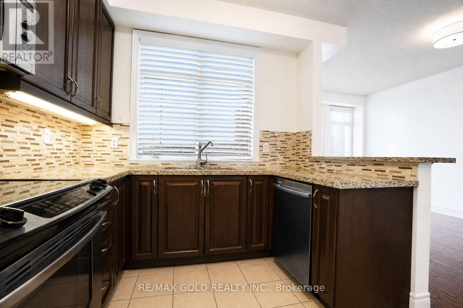 2032 Lakeshore Road W, Mississauga, Ontario  L5J 1J8 - Photo 15 - W13054302