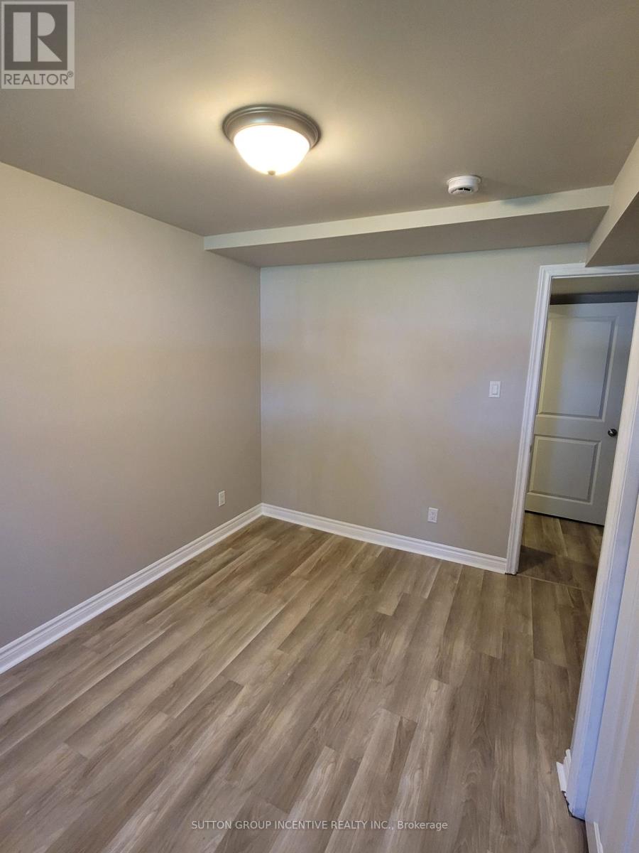 50 Farmingdale Crescent, Barrie, Ontario  L4M 5E5 - Photo 18 - S13073238