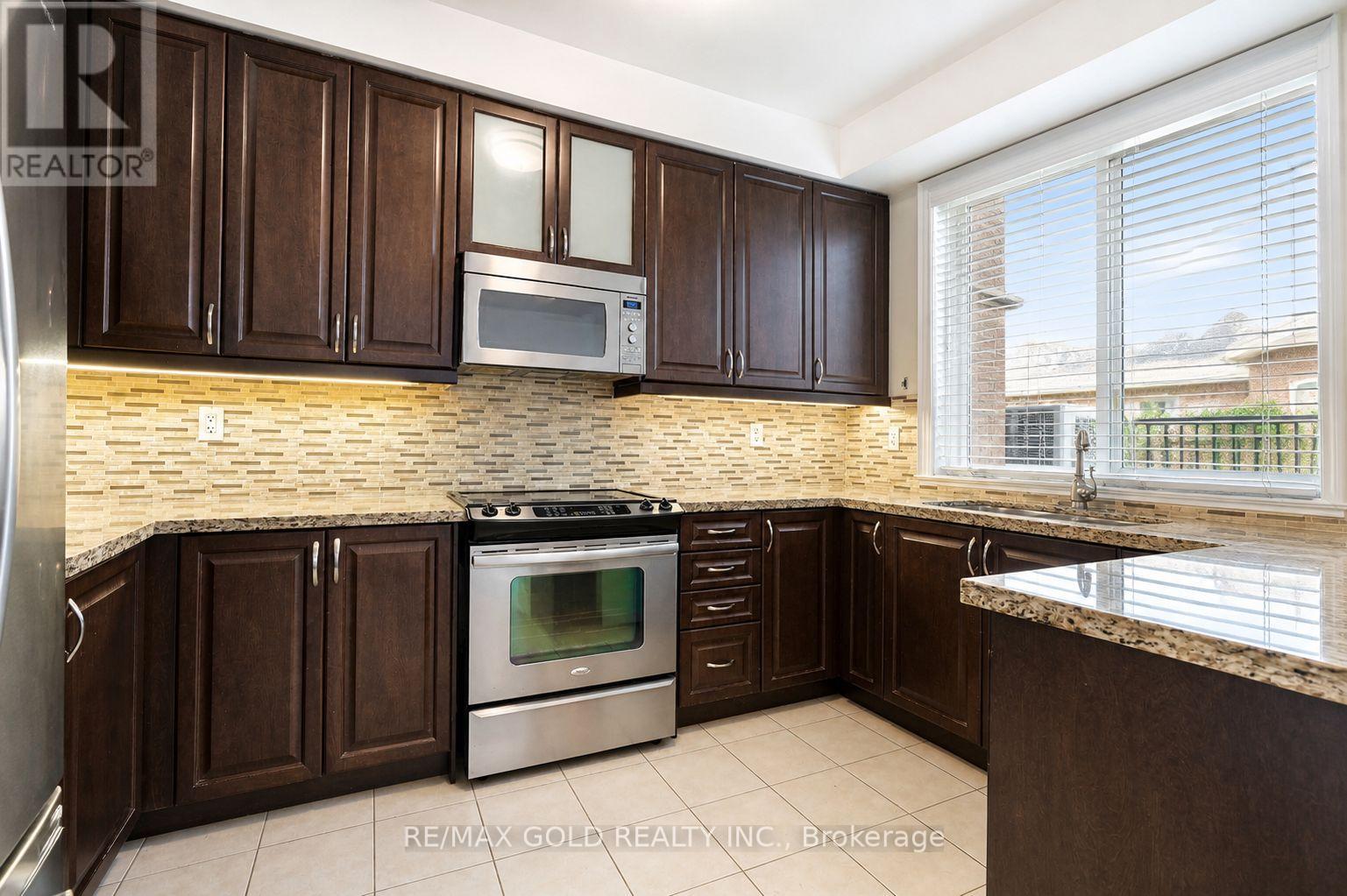 2032 Lakeshore Road W, Mississauga, Ontario  L5J 1J8 - Photo 17 - W13054302