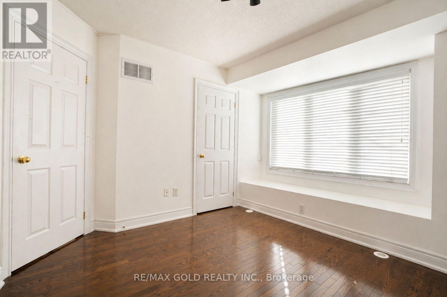 2032 Lakeshore Road W, Mississauga, Ontario  L5J 1J8 - Photo 9 - W13054302