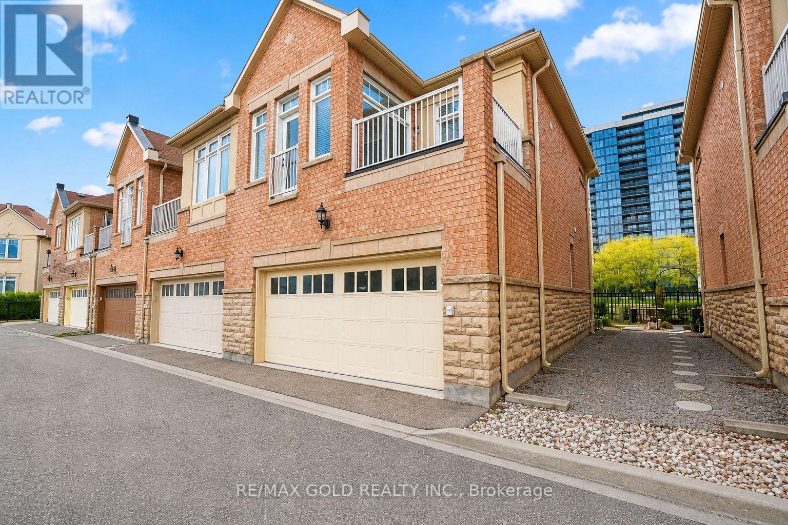 2032 Lakeshore Road W, Mississauga, Ontario  L5J 1J8 - Photo 2 - W13054302
