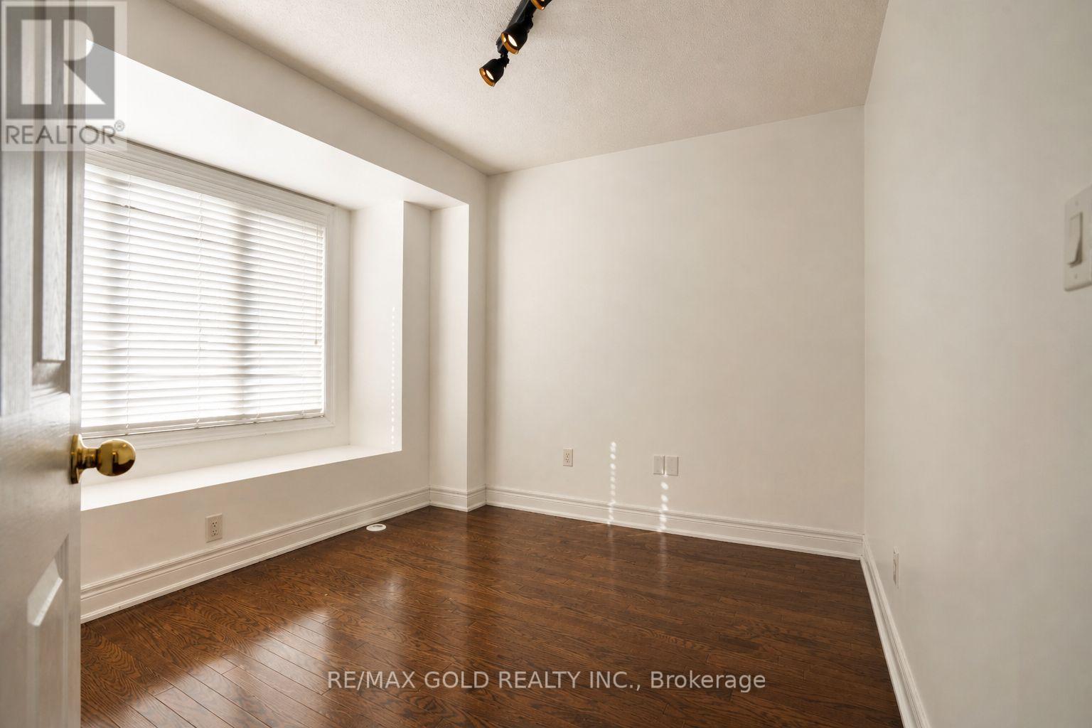 2032 Lakeshore Road W, Mississauga, Ontario  L5J 1J8 - Photo 26 - W13054302