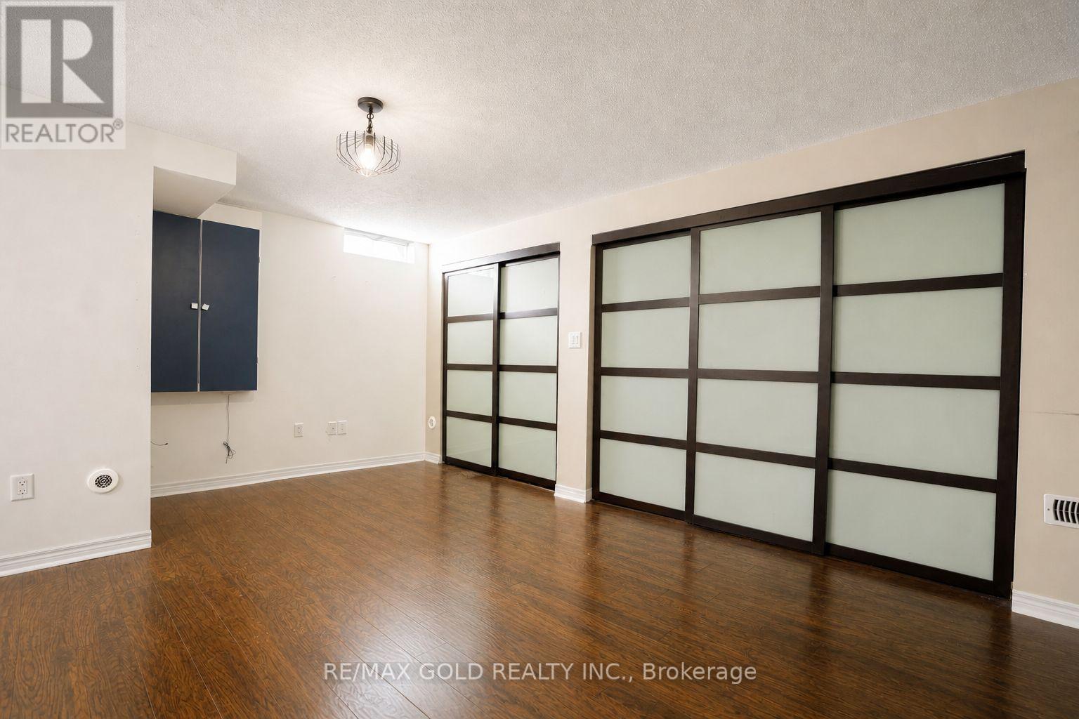 2032 Lakeshore Road W, Mississauga, Ontario  L5J 1J8 - Photo 23 - W13054302
