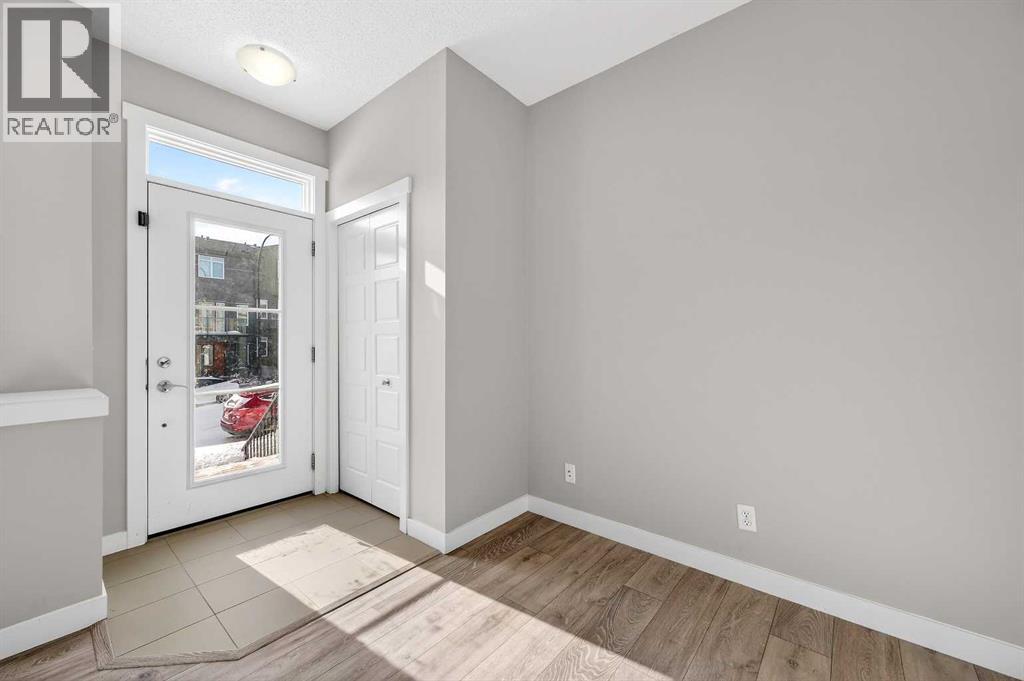 30 Sage Bluff Gate NW, Calgary, Alberta  T3R 0Y9 - Photo 4 - A2286353