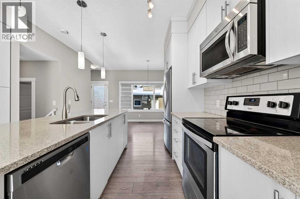 30 Sage Bluff Gate NW, Calgary, Alberta  T3R 0Y9 - Photo 7 - A2286353