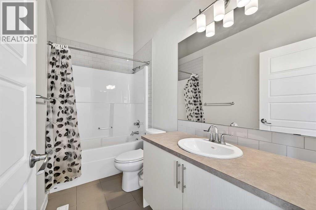 30 Sage Bluff Gate NW, Calgary, Alberta  T3R 0Y9 - Photo 18 - A2286353