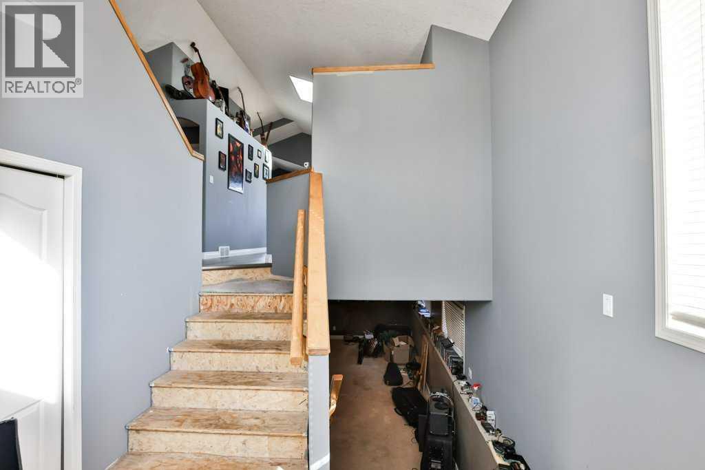 41 Lynx Place N, Lethbridge, Alberta  T1H 6V2 - Photo 4 - A2300189
