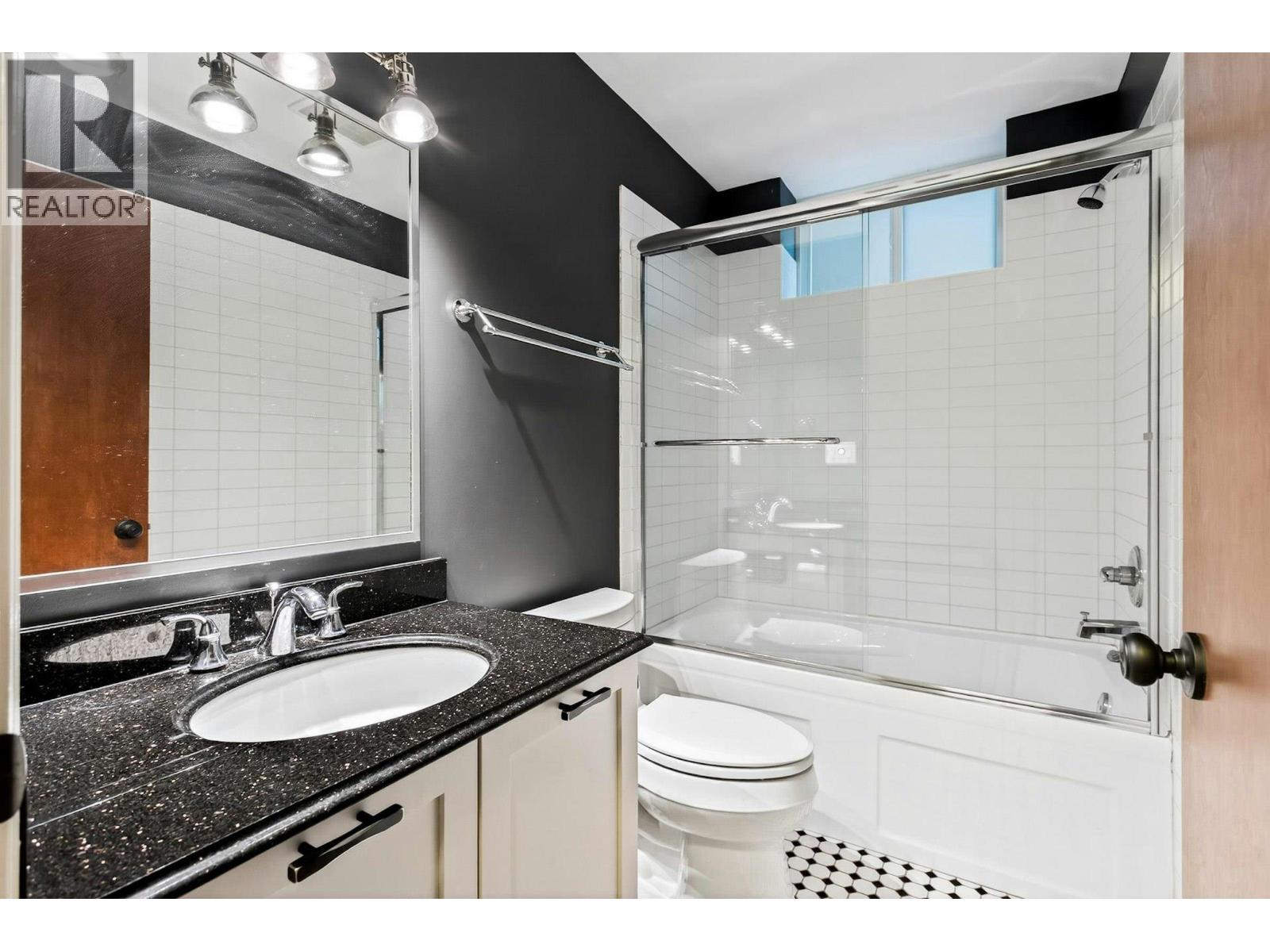 371x W 22nd Ave Street, Vancouver, British Columbia  V6S 1J5 - Photo 17 - R3118622