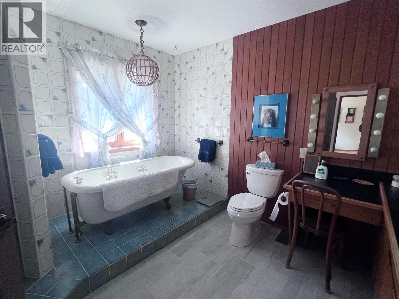 3170 Mountainview Road, Smithers, British Columbia  V0J 2N6 - Photo 34 - R3115586