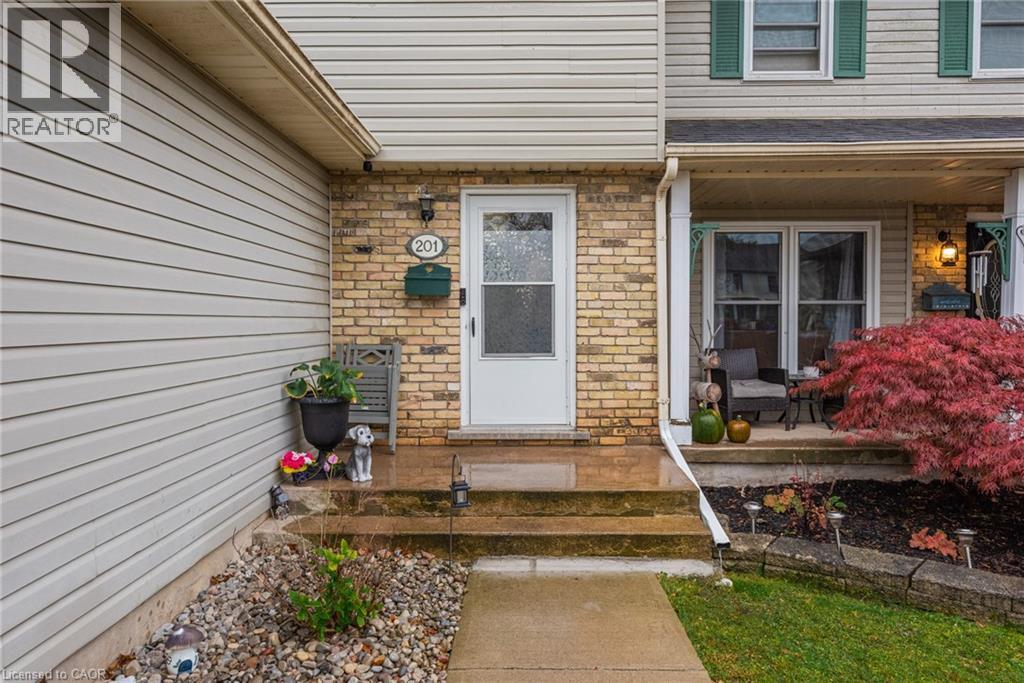 201 Windsor Street, Welland, Ontario  L3C 7E3 - Photo 3 - 40809049