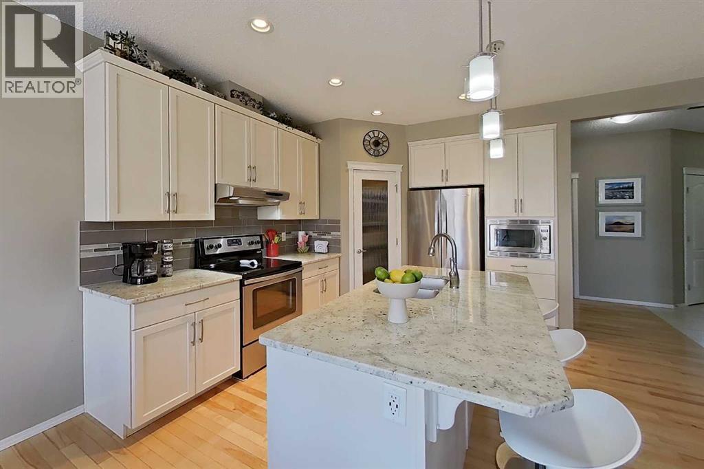 28 Cranarch Crescent SE, Calgary, Alberta  T3M 2J2 - Photo 4 - A2306433