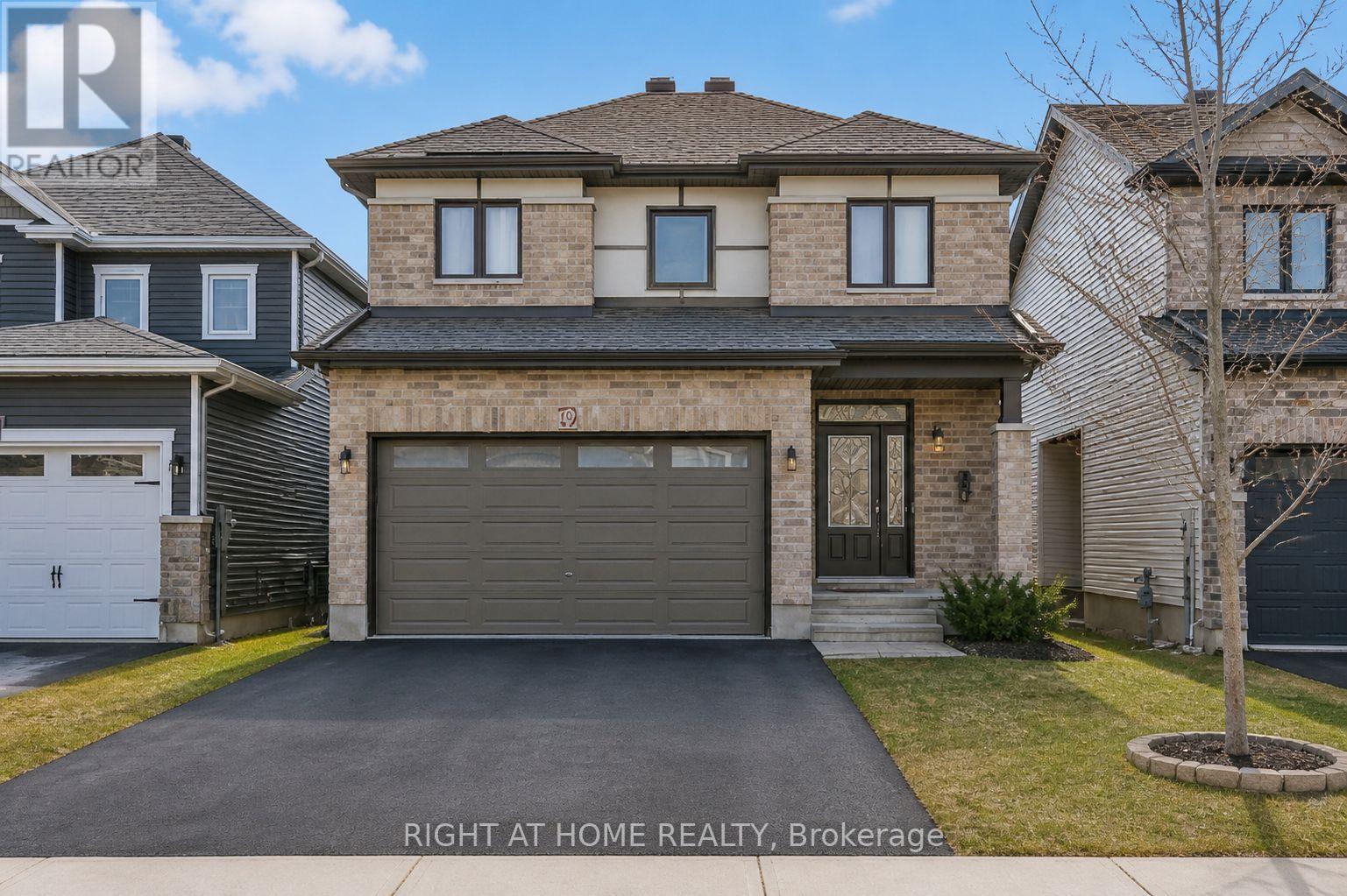 658 PARADE DRIVE, Ottawa, Ontario