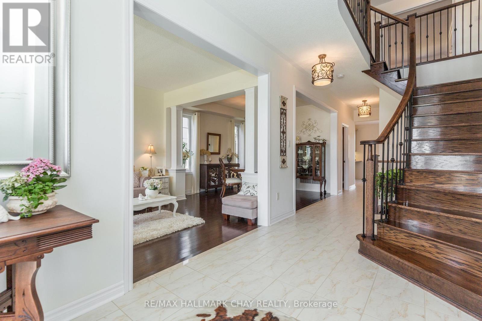 118 Mount Crescent, Essa, Ontario  L3W 0N2 - Photo 4 - N13073402