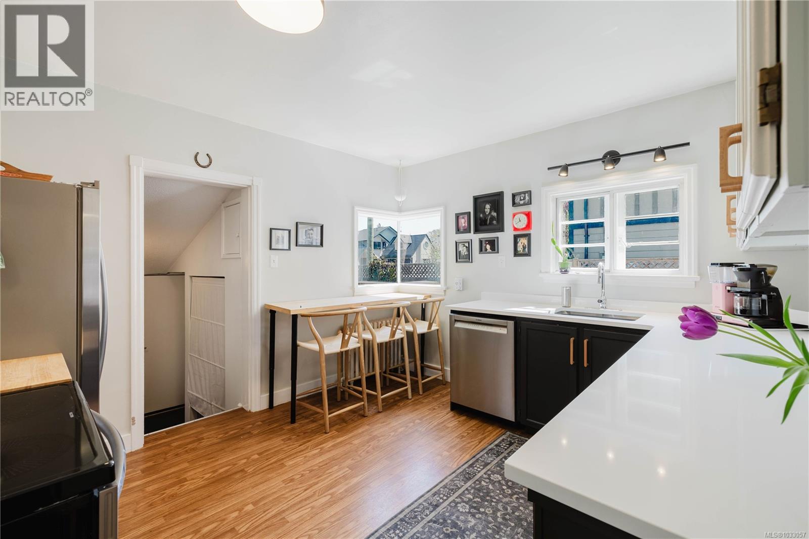 485 Marigold Rd, Saanich, British Columbia  V8Z 4R3 - Photo 6 - 1033057