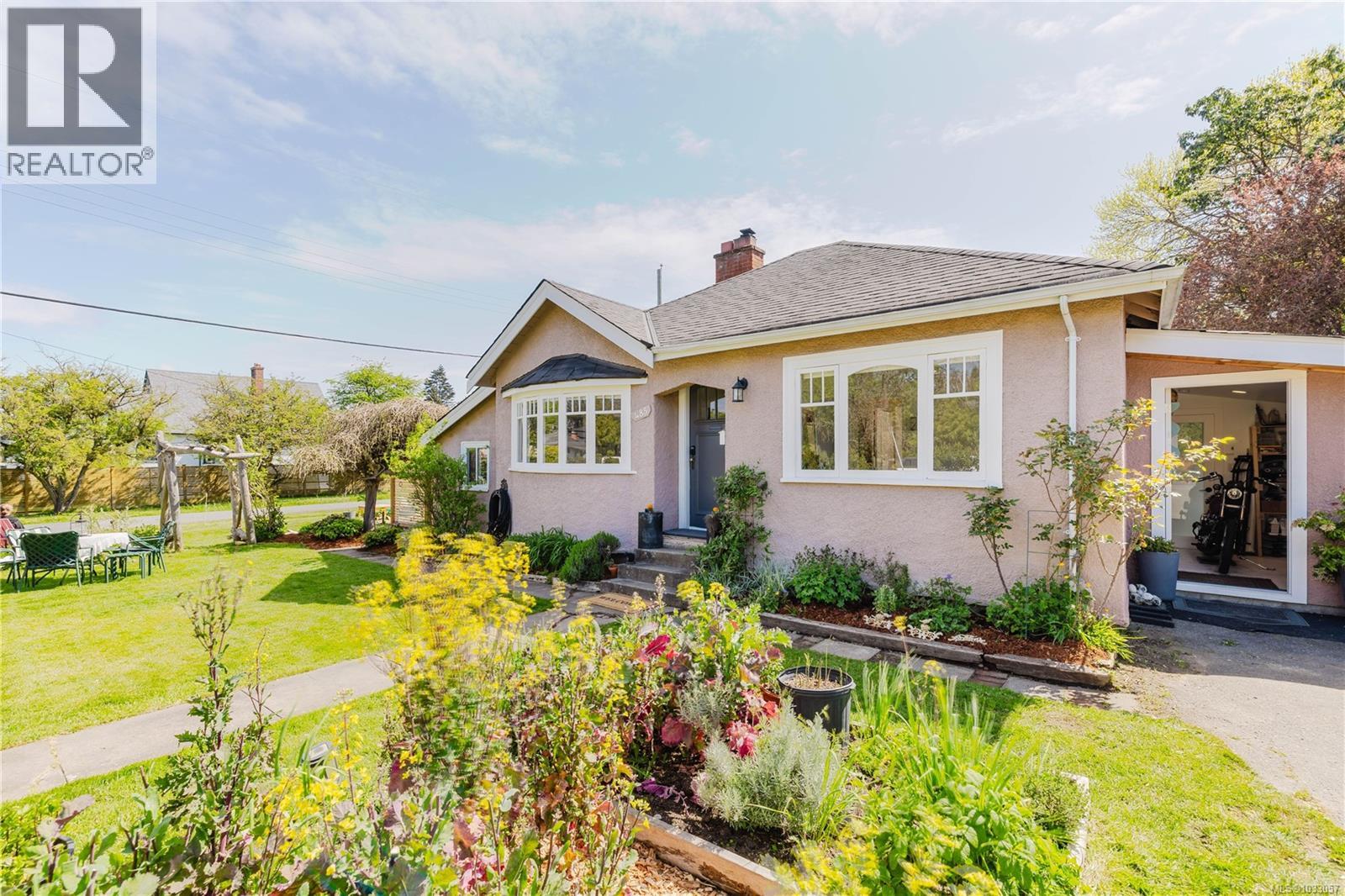 485 Marigold Rd, Saanich, British Columbia  V8Z 4R3 - Photo 33 - 1033057