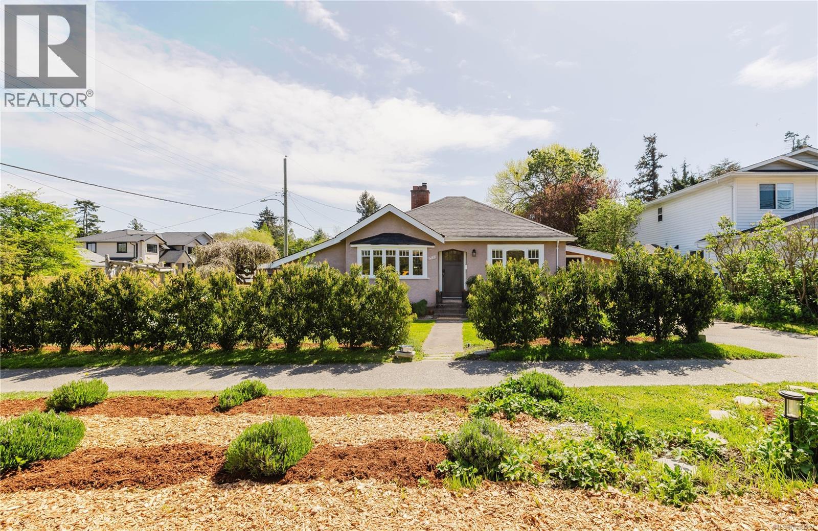 485 Marigold Rd, Saanich, British Columbia  V8Z 4R3 - Photo 31 - 1033057
