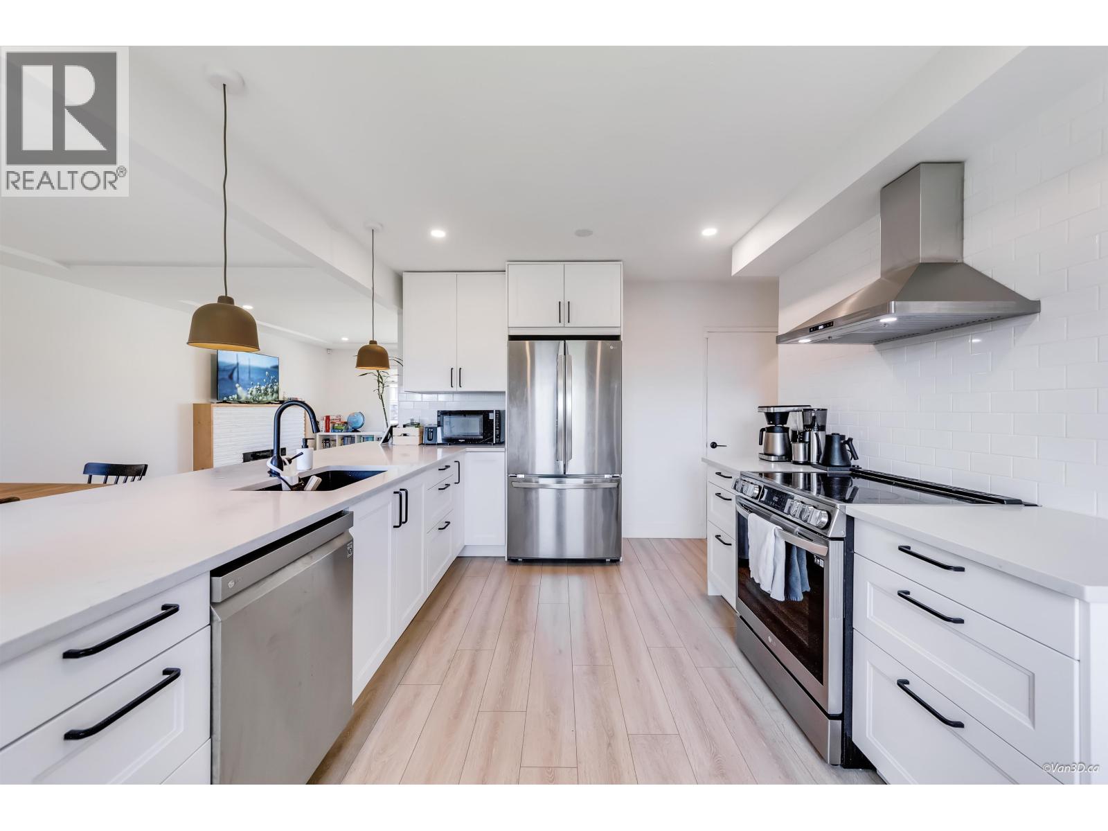 6176 Denbigh Avenue, Burnaby, British Columbia  V5H 3R5 - Photo 6 - R3118254