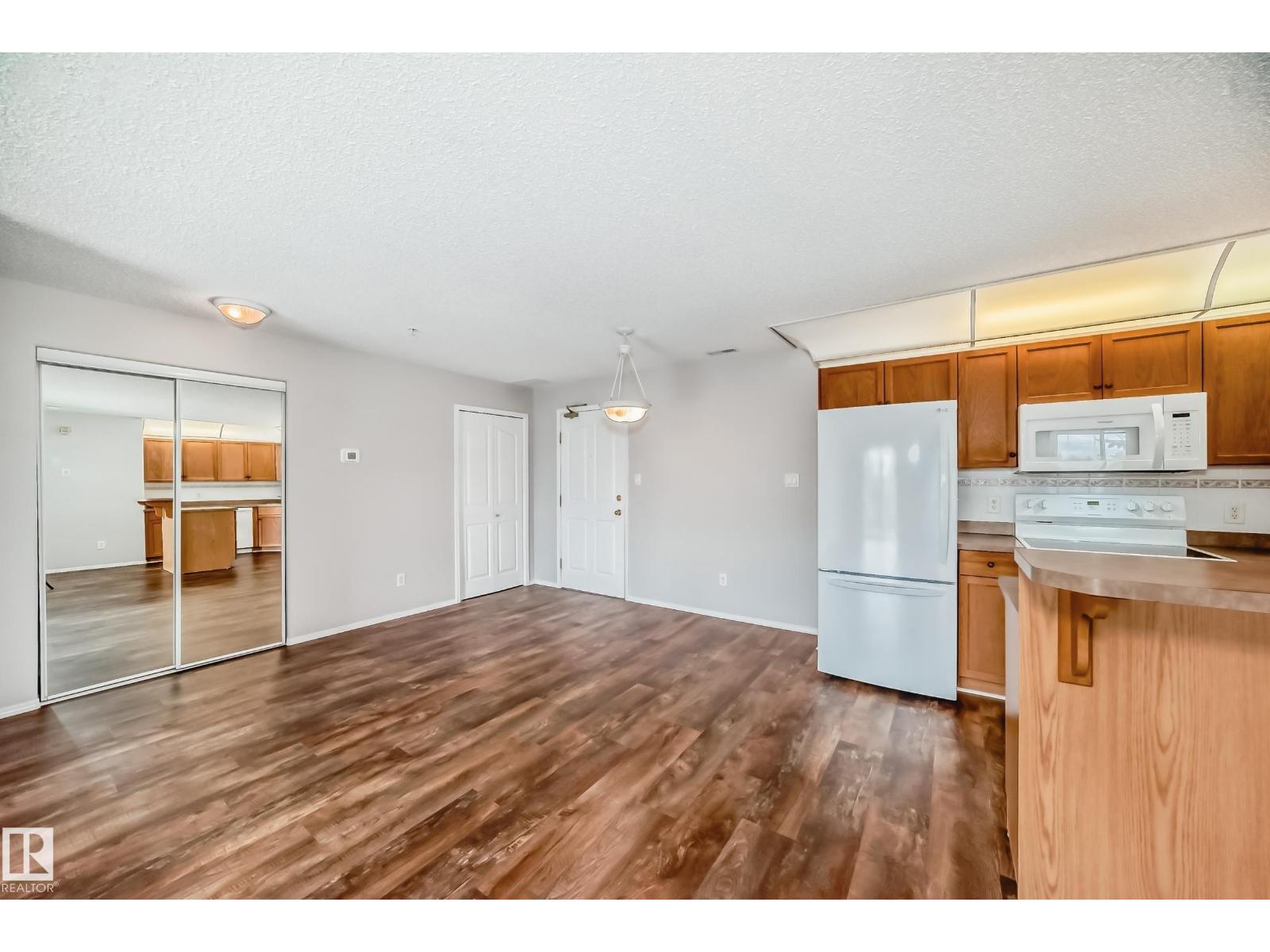 #323 16303 95 St NW, Edmonton, Alberta  T5Z 3V1 - Photo 6 - E4452076