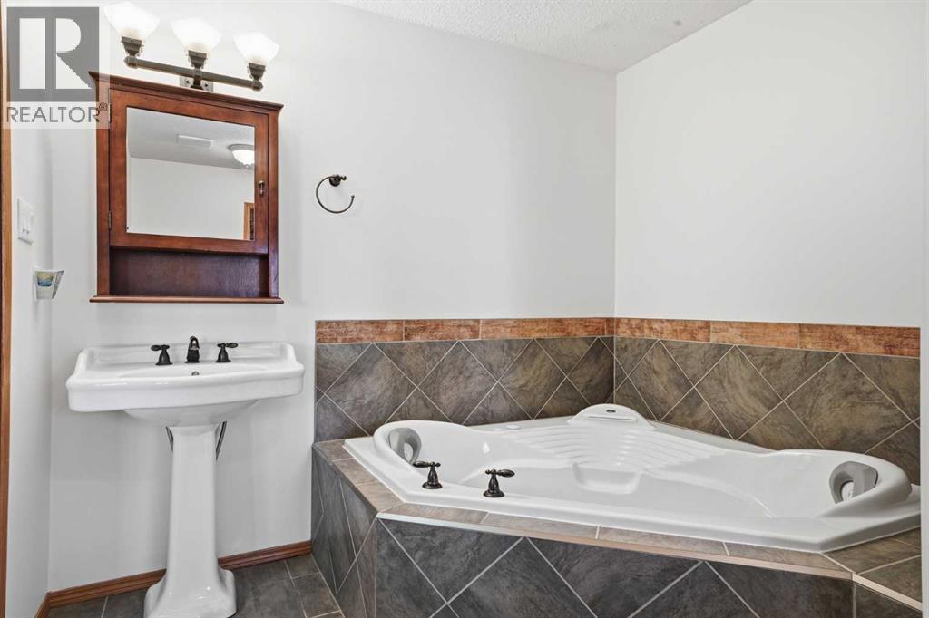 506 4 Street SW, High River, Alberta  T1V 1B6 - Photo 18 - A2306522