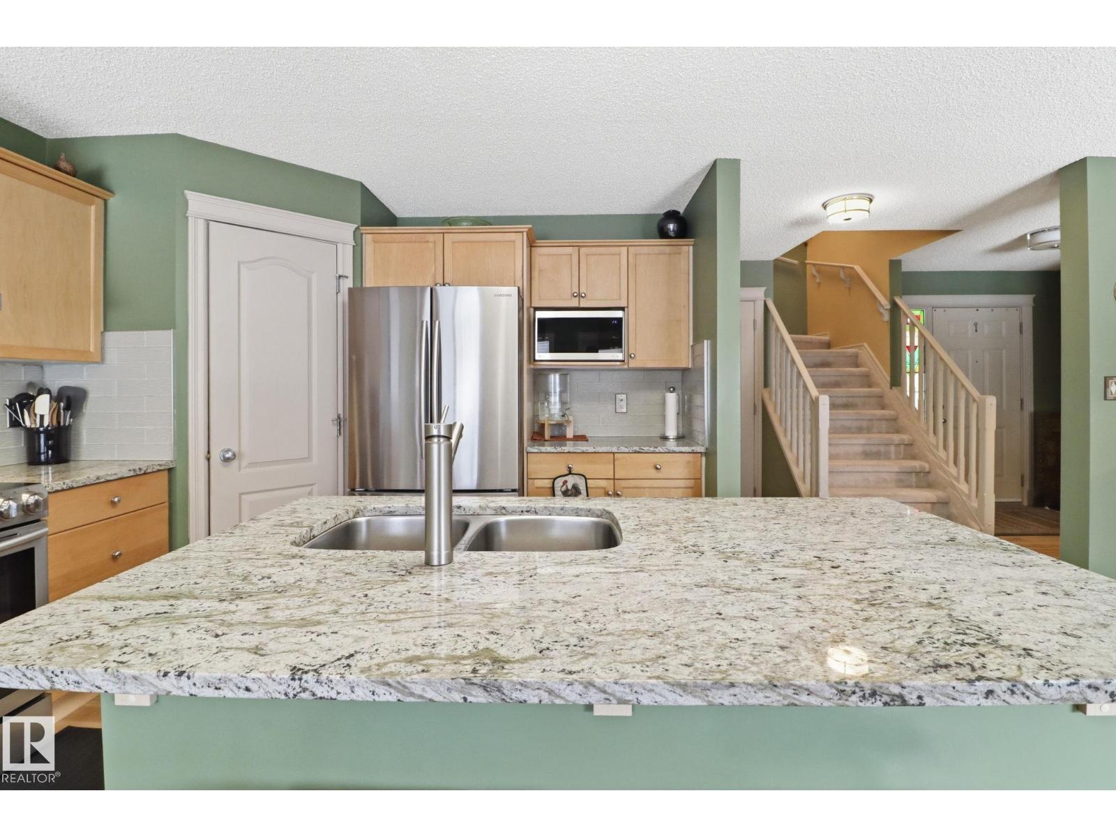 8311 11 Av Sw, Edmonton, Alberta  T6X 1E3 - Photo 9 - E4485392