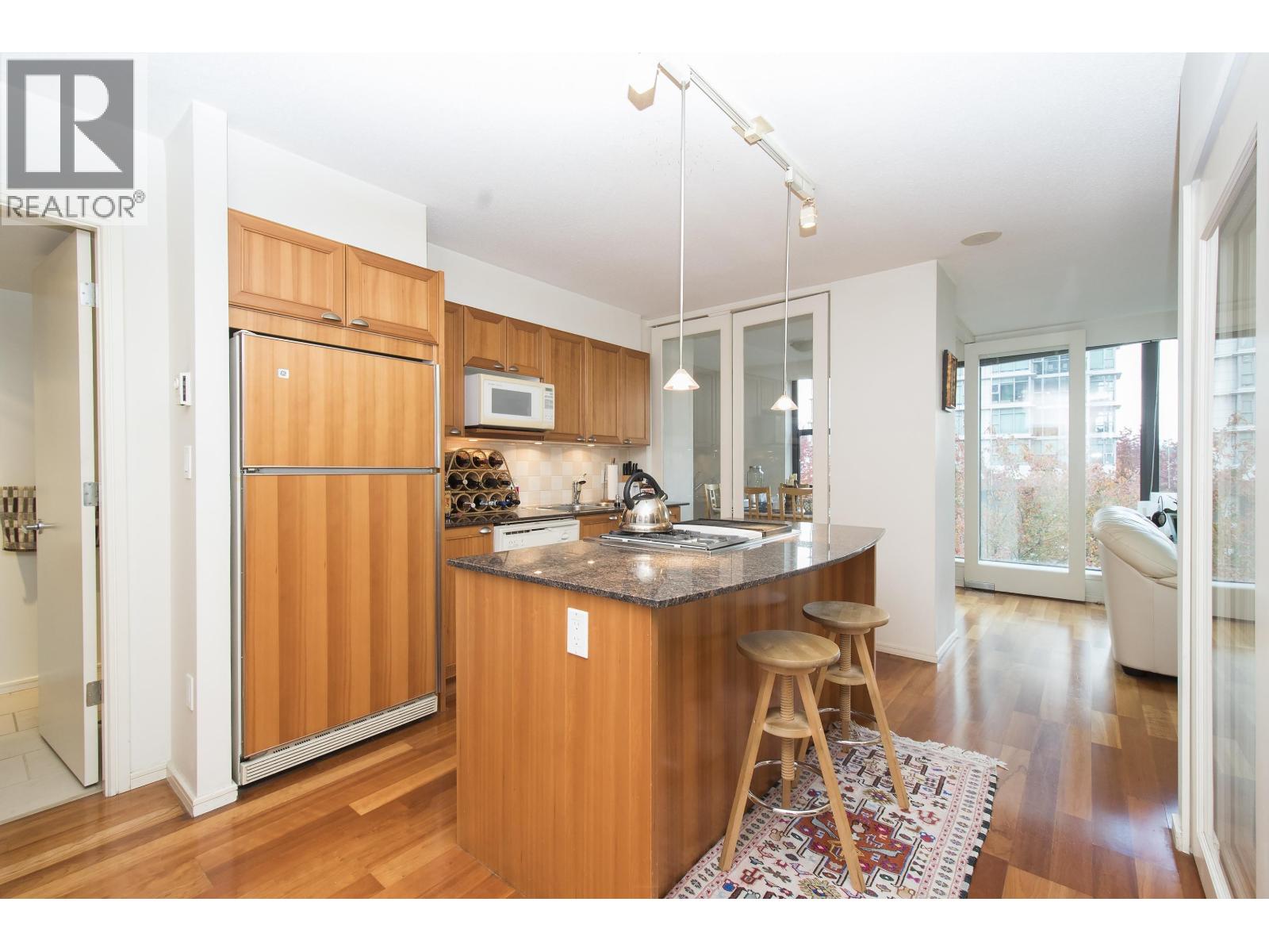 307 1723 Alberni Street, Vancouver, British Columbia  V6G 3G9 - Photo 3 - R3118205