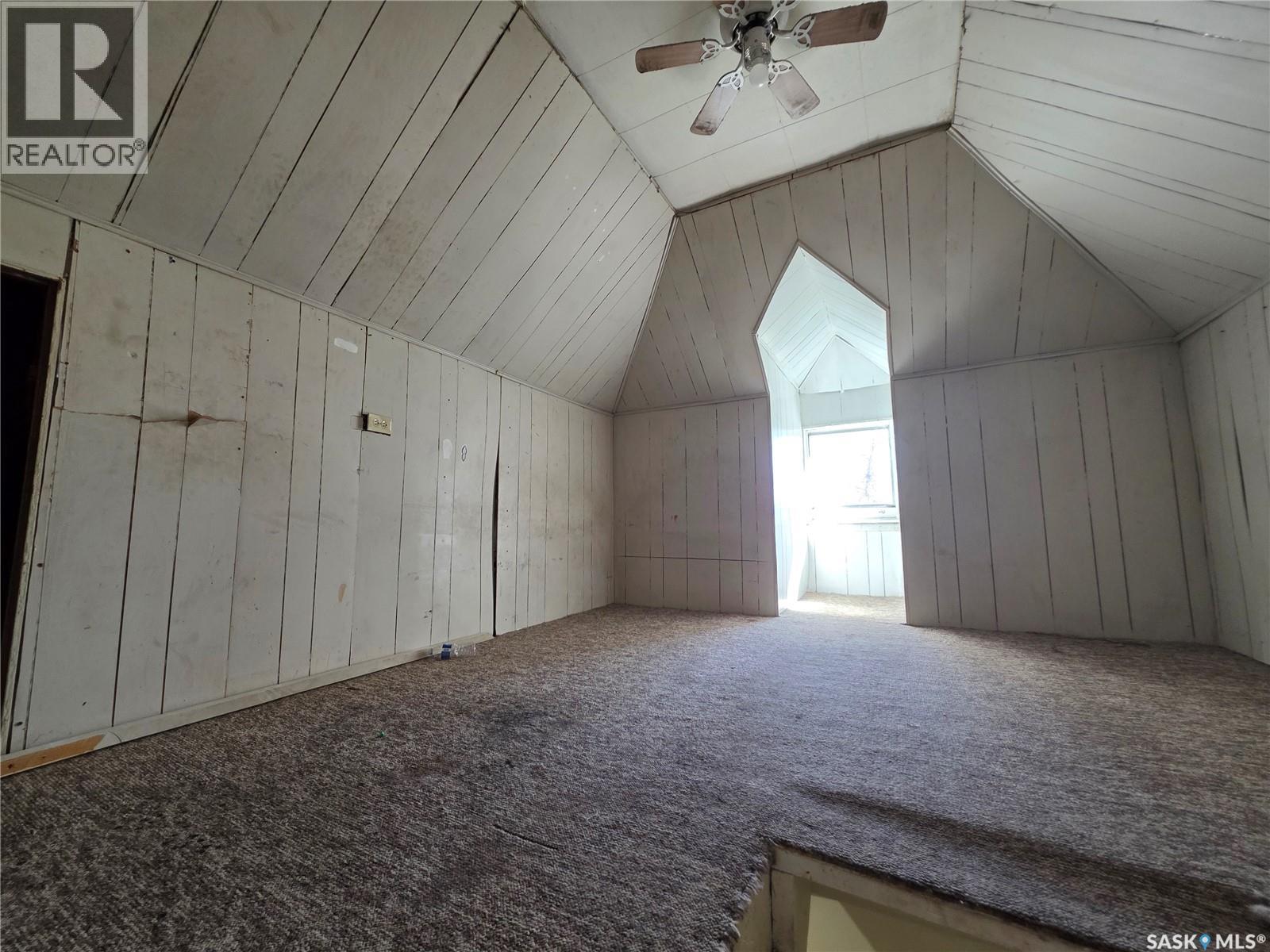 2470 Proton Avenue, Gull Lake, Saskatchewan  S0N 1A0 - Photo 16 - SK034653