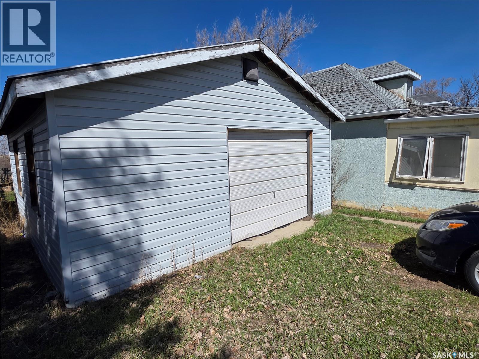 2470 Proton Avenue, Gull Lake, Saskatchewan  S0N 1A0 - Photo 22 - SK034653