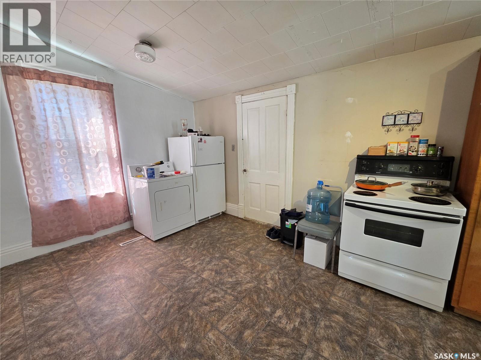2470 Proton Avenue, Gull Lake, Saskatchewan  S0N 1A0 - Photo 7 - SK034653