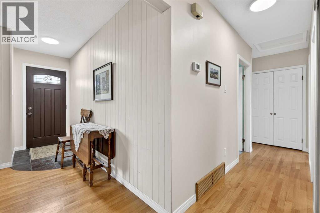 1415 108 Avenue SW, Calgary, Alberta  T2W 0C6 - Photo 3 - A2303870