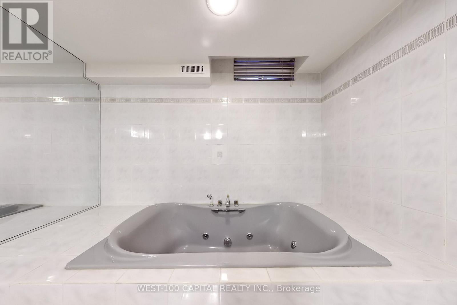 30 Wintermute Boulevard, Toronto (Steeles), Ontario  M1W 3M6 - Photo 12 - E13073480