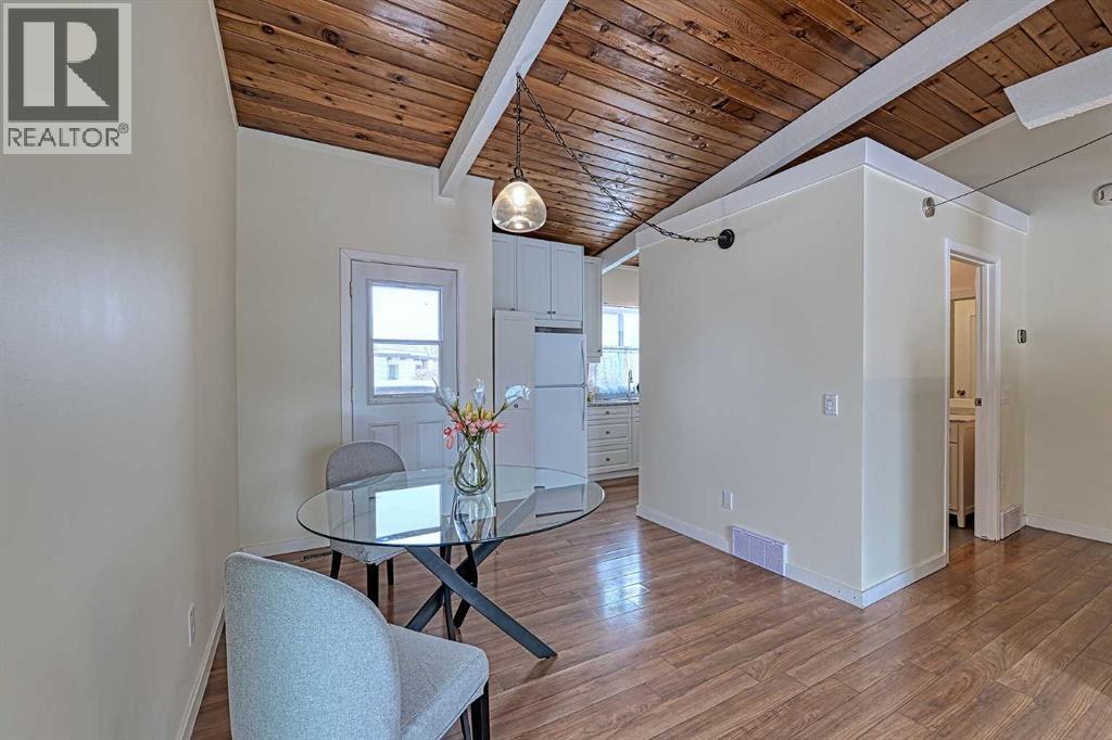 9930 26 Street SW, Calgary, Alberta  T2V 4E9 - Photo 1 - A2297671