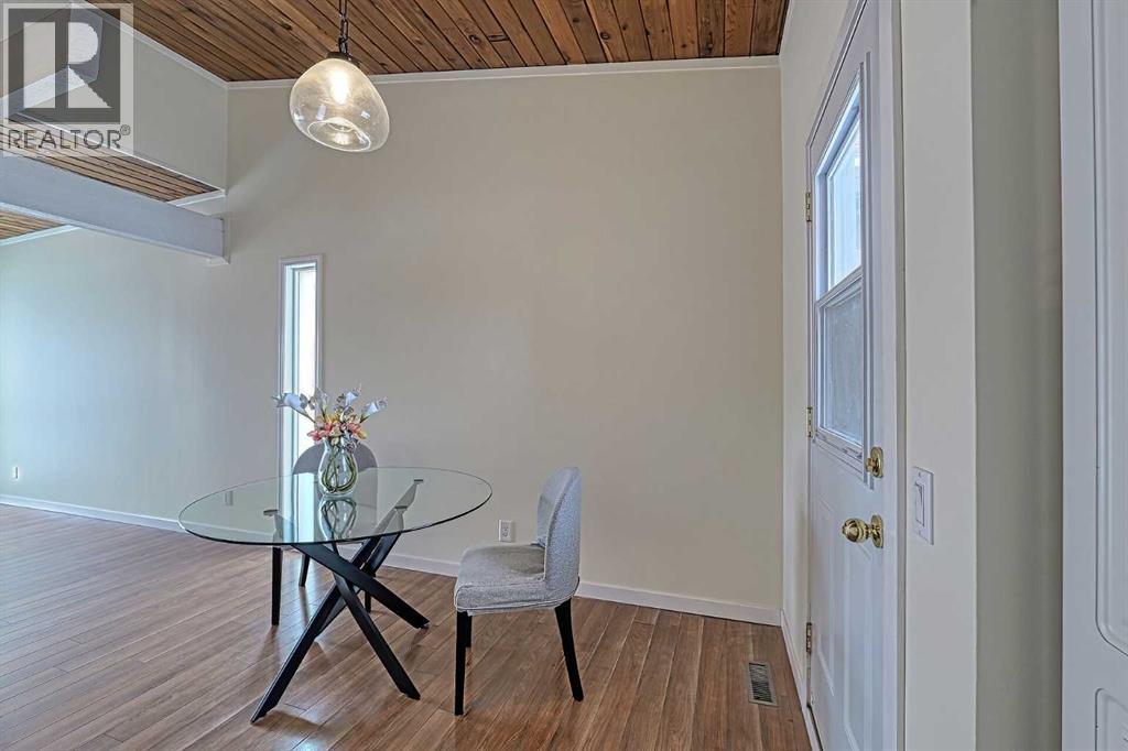 9930 26 Street SW, Calgary, Alberta  T2V 4E9 - Photo 11 - A2297671