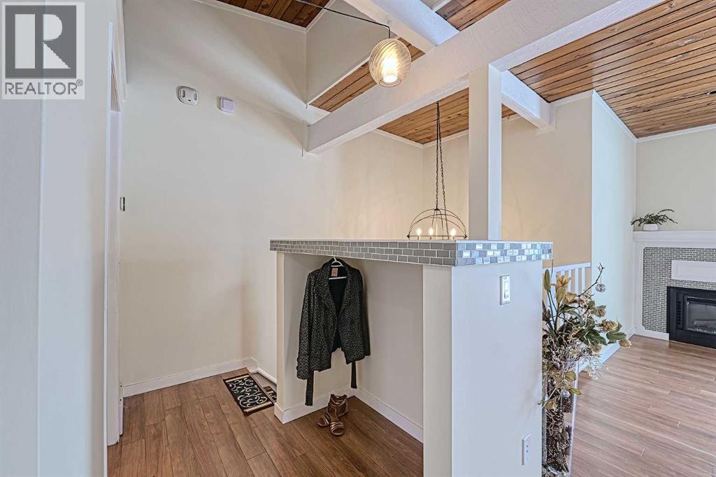 9930 26 Street SW, Calgary, Alberta  T2V 4E9 - Photo 5 - A2297671