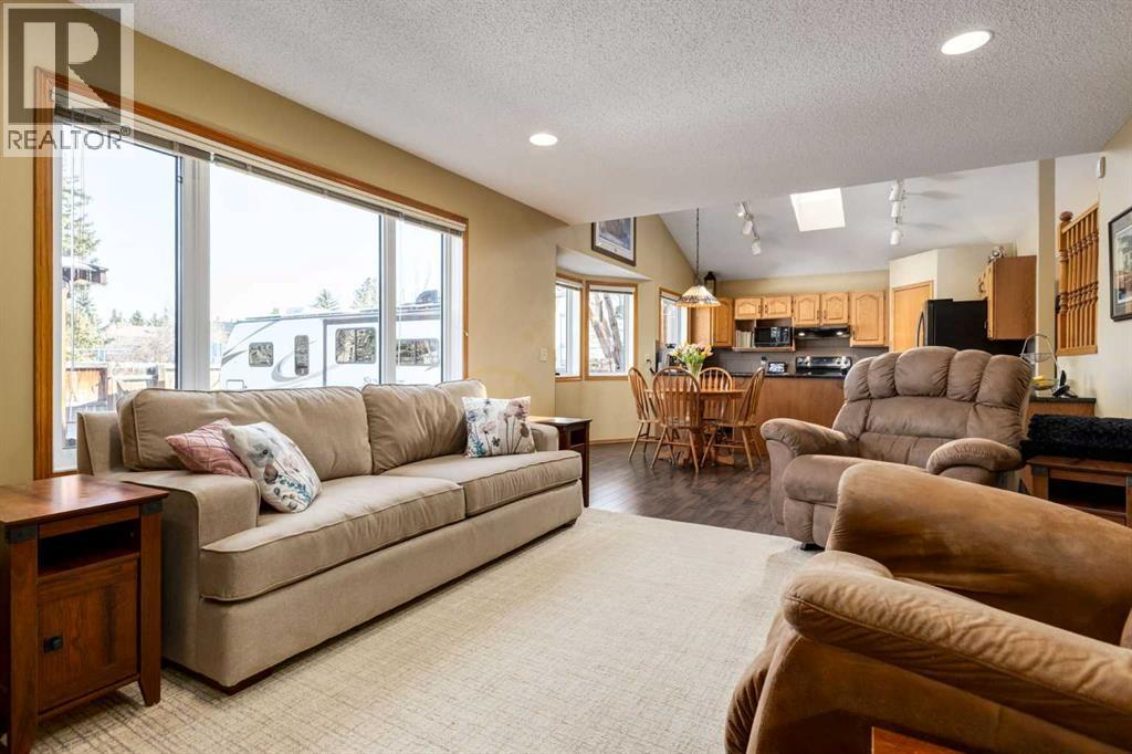 1288 Sunvista Way SE, Calgary, Alberta  T2X 3G3 - Photo 12 - A2305807