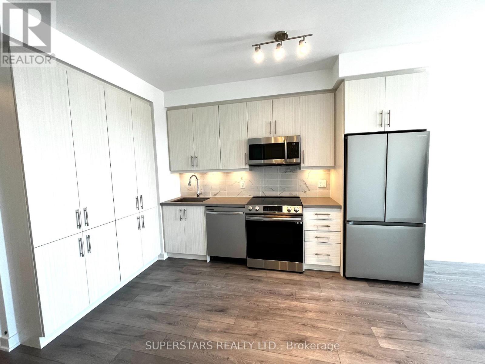 95 Oneida Crescent, Richmond Hill, Ontario  L4B 0H5 - Photo 3 - N13073482