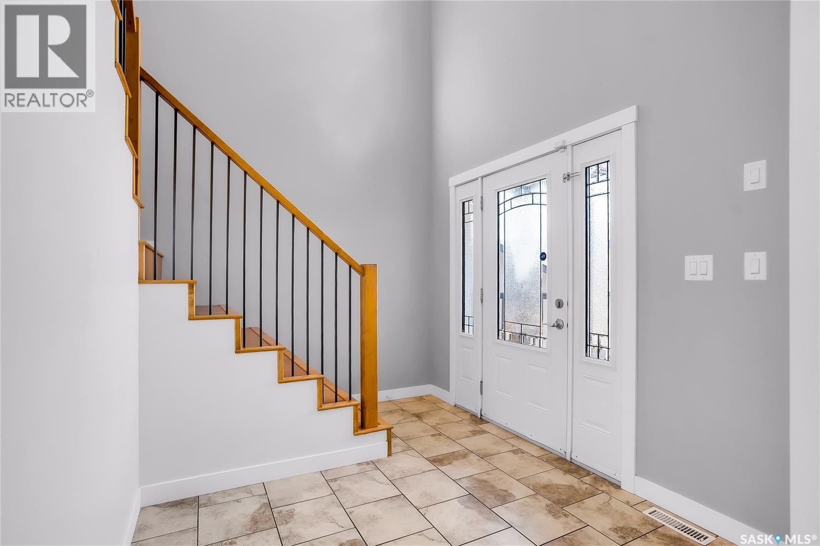 208 O' Meara Court, Warman, Saskatchewan  S0K 4S1 - Photo 4 - SK034357